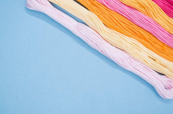 Quels sont les conseils pour choisir un moulin à épices manuel efficace et durable?